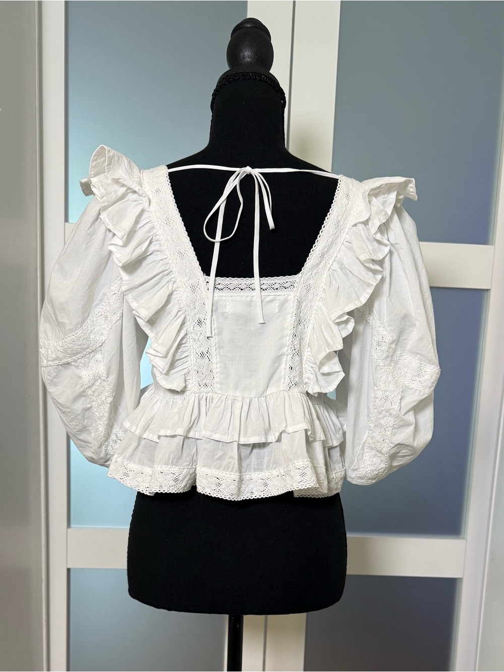 70*F/21*C White Peasant Boho Lace Ruffled Cotton Blouse, size Small. - Picture 5 of 12